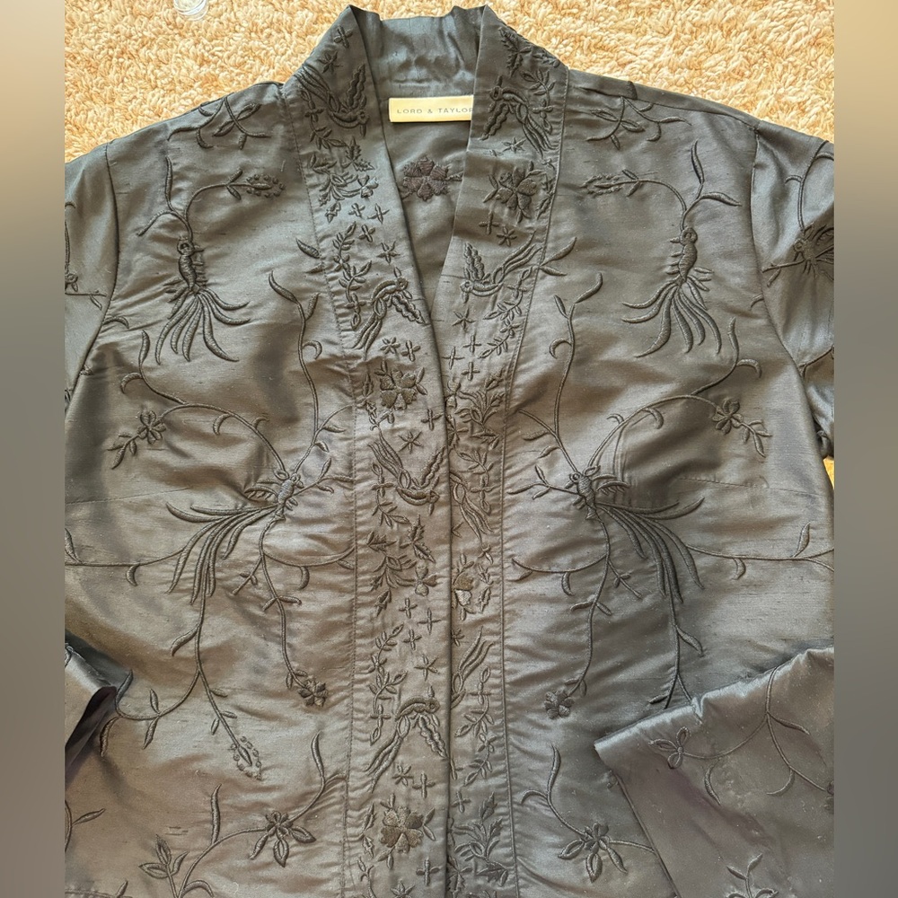 Lord & Taylor Blazer 100 % Silk Embroidered Size S/M - Picture 6 of 11